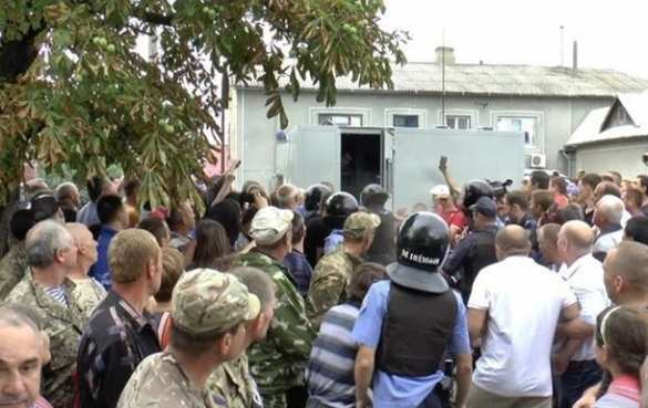 Жестоко избили, а потом расстреляли в упор: на Украине обнародованы выводы экспертов по жестокому убийству мужчины полицейскими (ДОКУМЕНТ) | Русская весна