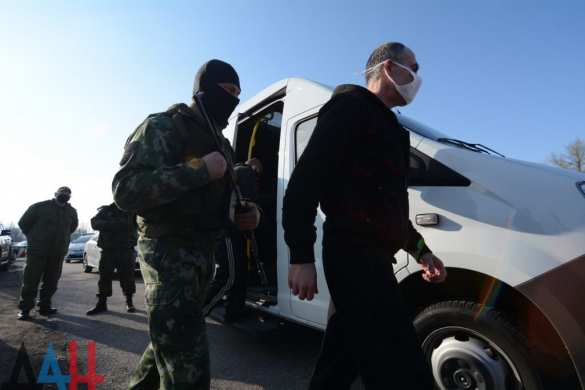 Бойцы Армии ЛНР вернулись домой из украинского плена (+ВИДЕО) | Русская весна