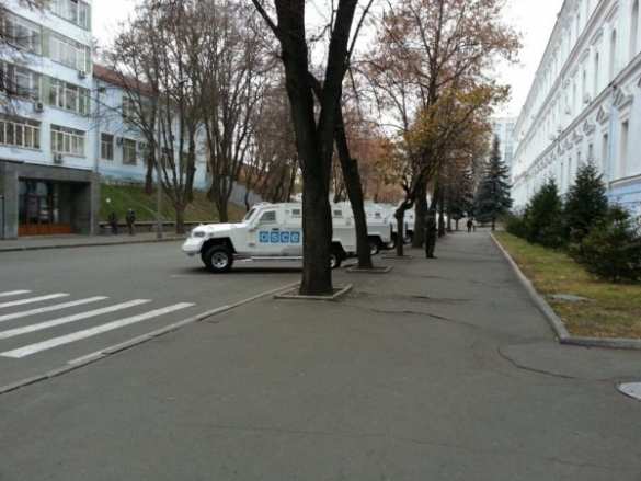 В ОБСЕ уличили Порошенко во лжи: уже месяц наблюдатели ждут «переданные» Киевом броневики (фото) | Русская весна