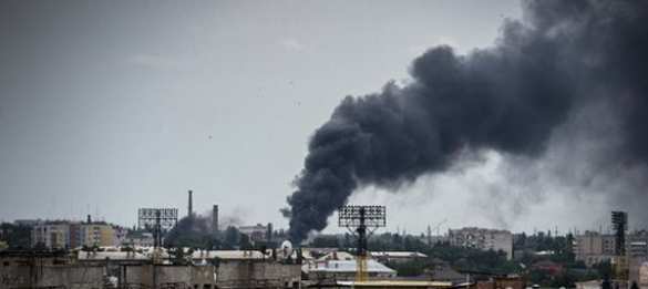 МОЛНИЯ: Горловка обстреляна. В Донецке в районе Спартака взрывы и клубы дыма | Русская весна