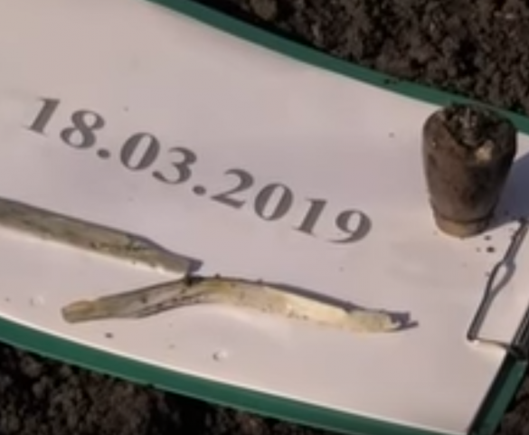 «Подарок» от ВСУ залетел в огород к пожилой семье в ЛНР (ВИДЕО) | Русская весна