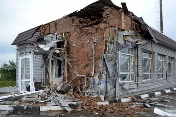 Ночной обстрел ВСУ Горловки: погибла женщина, разрушены дома | Русская весна