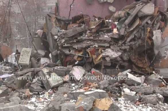 Первомайск: «Это фашисты — люди так не поступают!» — Украина требует перемирия, убивая мирных жителей (видео 18+) | Русская весна