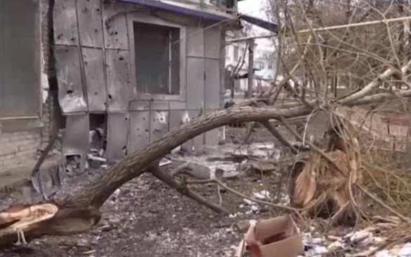 Каратели обстреляли перинатальный центр и детский сад в Первомайске (ВИДЕО) | Русская весна