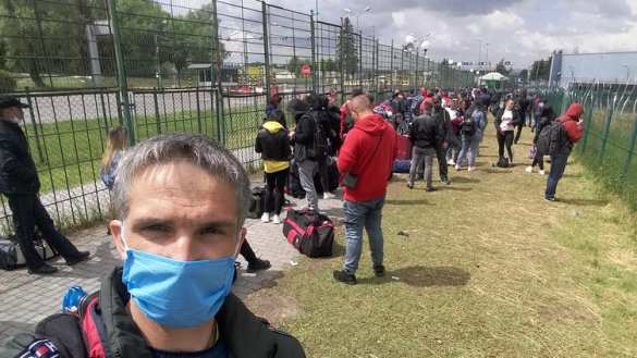 Рвутся на поля: на бесплатном пешем переходе с Польшей гигантские очереди из заробитчан (ФОТО) | Русская весна