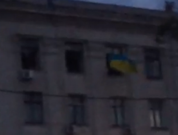 Новые столкновения в Одессе: на Куликовом поле с дракой сорвали и сожгли украинский флаг | Русская весна