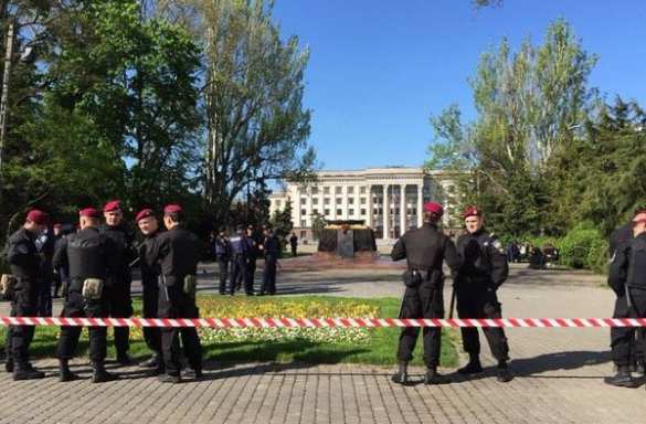 СРОЧНО: МВД Украины заявляет, что на Куликовом поле в Одессе обнаружены три гранаты | Русская весна