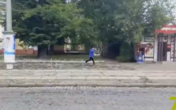 В Одессе задержали окровавленного мужчину с ножом (ВИДЕО) | Русская весна