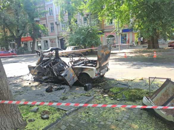 ОБНОВЛЕНО: В Одессе рядом со зданием СБУ взорван автомобиль (ФОТО, ВИДЕО) | Русская весна