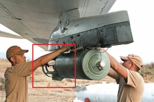 Неуязвимые картонные коробки и пропавшие 11 000 осколков: про «российскую бомбу», сброшенную на гумконвой (ФОТО, ВИДЕО) | Русская весна