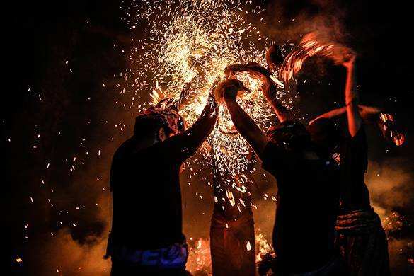 Ленина оказалось мало: в Киеве сожгли статую древнего бога Перуна (ФОТО) | Русская весна