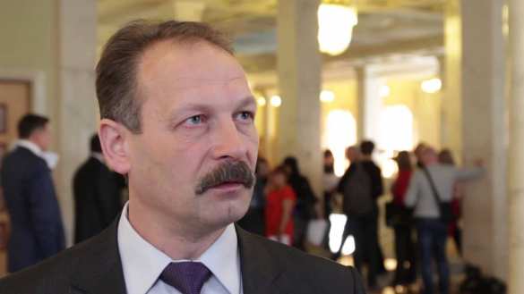 Депутат Рады просит лишить аккредитации журналиста, которого он обматерил (ВИДЕО) | Русская весна