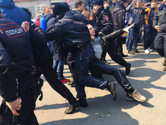 На несанкционированных митингах оппозиции начались первые задержания (ВИДЕО) | Русская весна