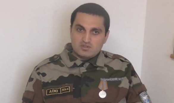 Украинские оккупанты забирали из домов мирных жителей даже ламинат, — доброволец из отряда Безлера (видео) | Русская весна