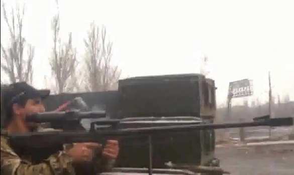 Ополченцы осваивают крупнокалиберную снайперскую винтовку «Корд» с дальностью 1500 м (видео) | Русская весна