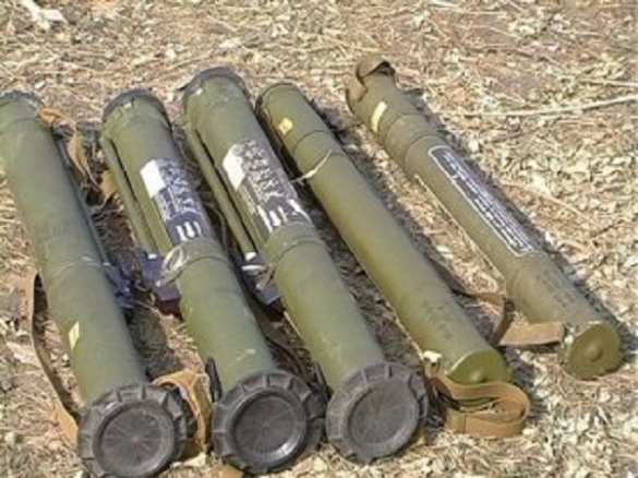 Арсенал оружия из зоны «АТО» пытались продать в Запорожье  | Русская весна