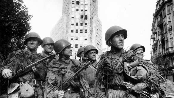 Эволюция Зеленского: от фото на могиле деда-фронтовика к рассказам о «бездушности» советского командования | Русская весна