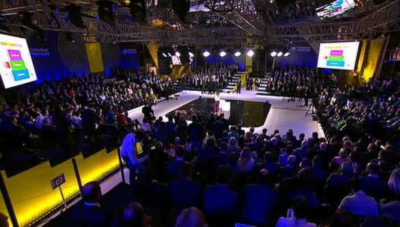 СРОЧНО: Заседание в Сколково с участием Медведева было прервано после звуков, похожих на выстрелы (ВИДЕО) | Русская весна