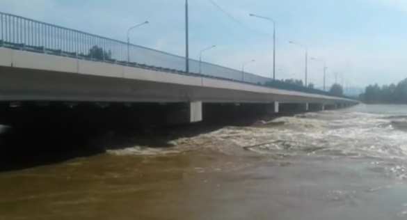 ЧП в Иркутской области: сильнейший потоп, затоплена федеральная трасса «Сибирь», дома смывает в реку (ФОТО, ВИДЕО) | Русская весна