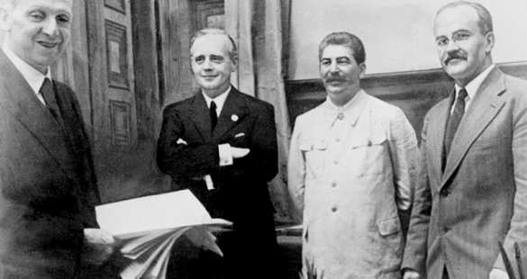 Киев и Варшава сами себя высекли резолюцией по пакту Молотова-Риббентропа | Русская весна