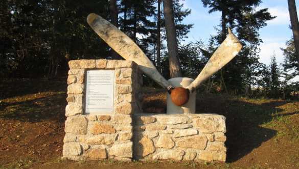 Австрийская семья установила памятник советским солдатам | Русская весна