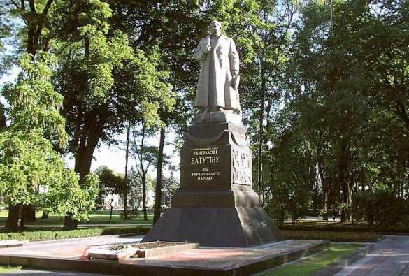В Киеве готовятся снести памятник освободителю столицы Украины генералу Ватутину | Русская весна