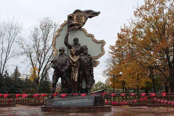 В Луганске восстановили взорванный памятник ополченцам (ФОТО) | Русская весна
