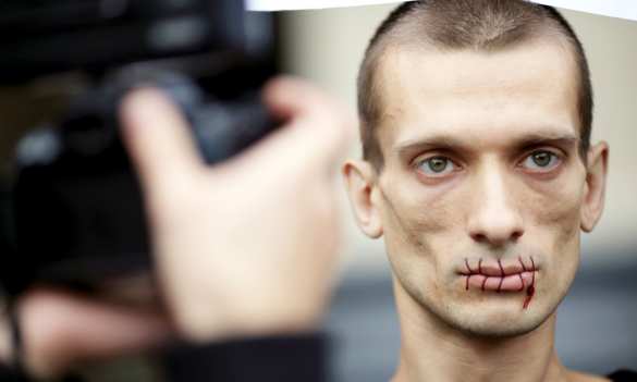 Павленский объяснил, зачем поджег здание Банка Франции | Русская весна