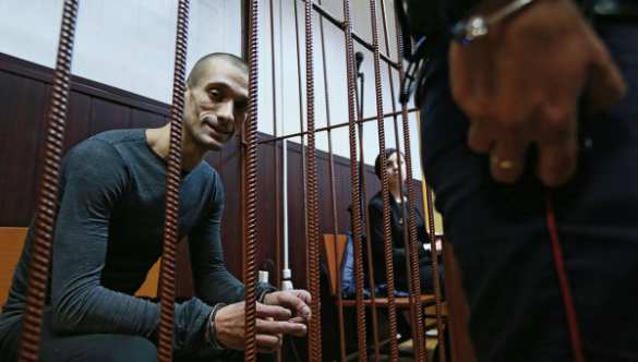 Художнику Павленскому предъявлено обвинение в вандализме | Русская весна