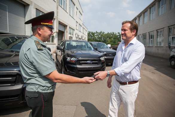 Нацгвардия Украины получила от Минобороны США  5 пикапов (ФОТО) | Русская весна