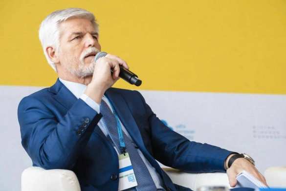 Чехия больше не сможет помогать Киеву, — президент Павел | Русская весна