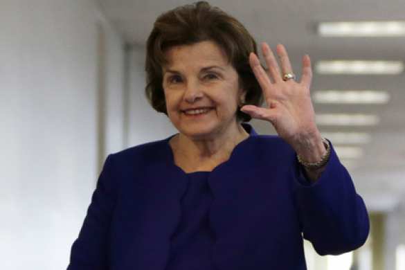 США надо отказаться от санкций и вести с Россией диалог, русские слишком храбры - американский сенатор | Русская весна