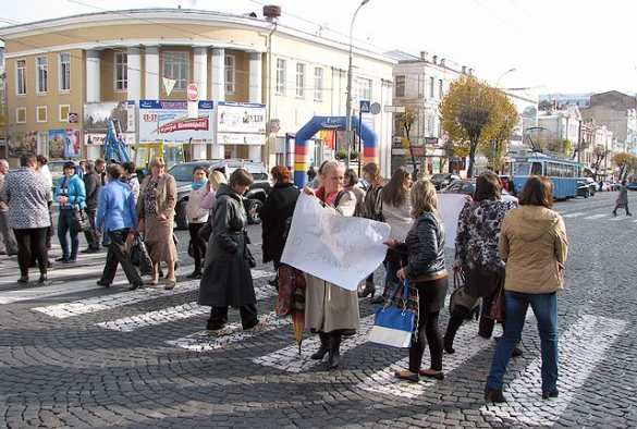"Верните наших мужчин!" – в Виннице матери и жены бойцов АТО перекрыли центр города, требуя ротации (фото/видео) | Русская весна