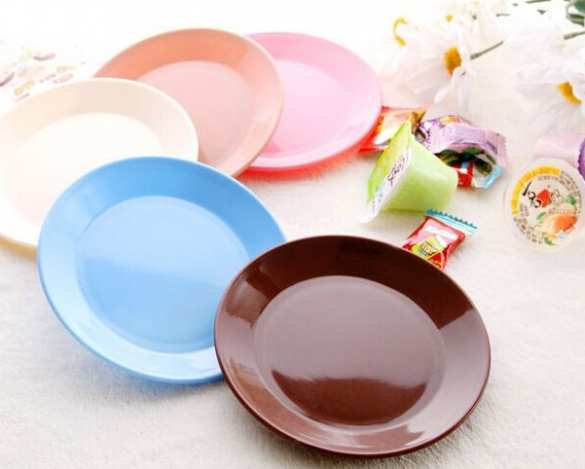 Во Франции запретили пластиковые тарелки | Русская весна