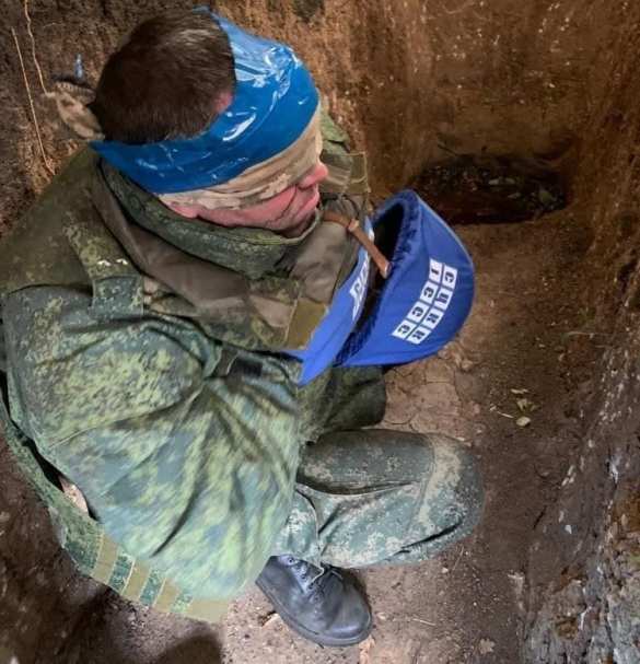 Отказываясь возвращать захваченного представителя ЛНР, Украина срывает перемирие (ВИДЕО) | Русская весна