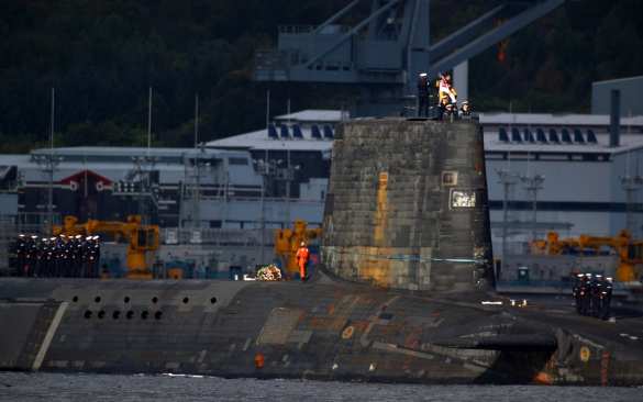 Десятки тысяч англичан вышли в Лондоне на митинг против программы ядерного сдерживания Trident (ВИДЕО) | Русская весна