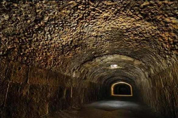 Из Кабмина по тоннелю: киевская власть готовит подземные пути отхода | Русская весна