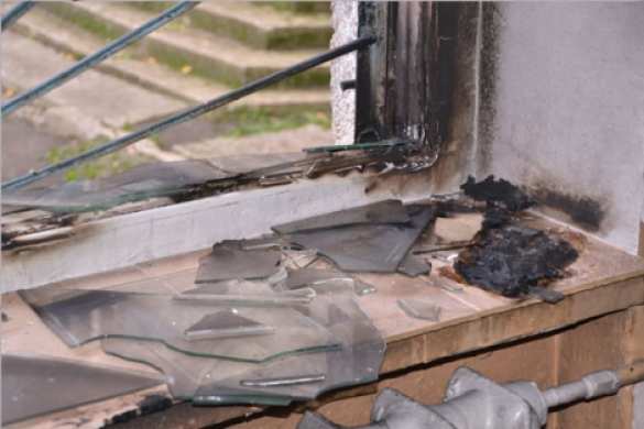 Народная любовь: Во Львове подожгли опорный пункт полиции (ФОТО) | Русская весна