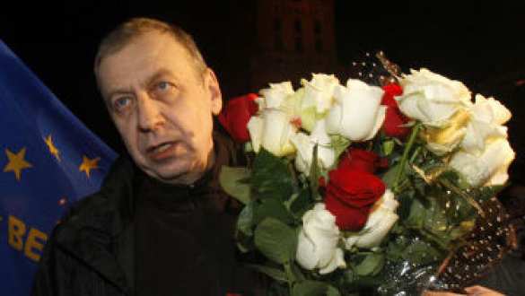 Минская милиция снова усомнилась в личности европоэта Славомира Адамовича | Русская весна