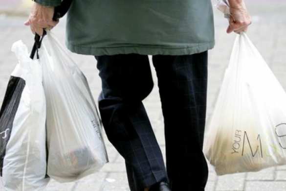 Украинский мир: в Киеве грабители массово отбирают у людей пакеты с продуктами | Русская весна