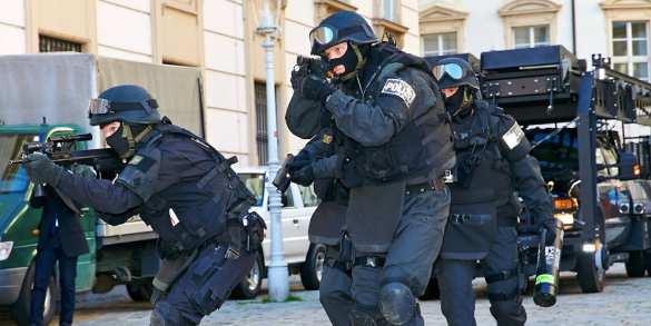  По всей Германии сотни полицейских начали задержания и обыски у чеченцев: что происходит? (ВИДЕО) | Русская весна
