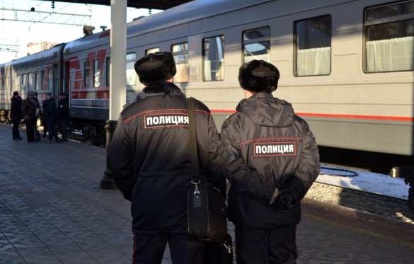 На Дальнем Востоке около 90 вахтовиков устроили пьяный дебош в поезде | Русская весна