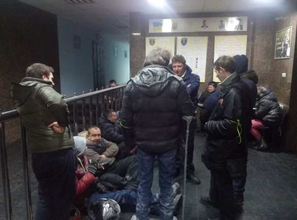 «Титушки» и «ветераны АТО»: кровавые потасовки при сносе торговых палаток в Киеве (ФОТО, ВИДЕО 18+) | Русская весна