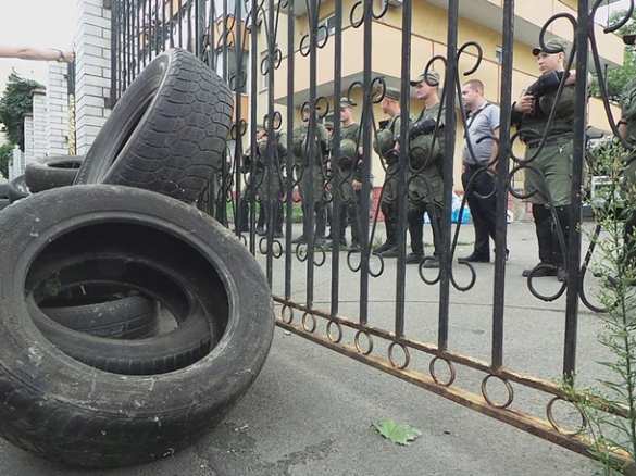 Боевики нацбатов собираются разбить лагерь под стенами суда в Киеве | Русская весна