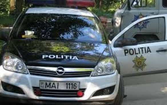 СРОЧНО: В Кишиневе протестующие разоружают полицию (ФОТО) | Русская весна