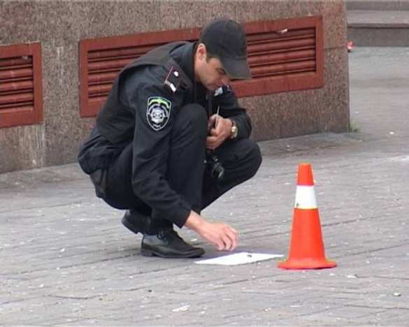 В Запорожье патрульные открыли стрельбу по мужчине, который бросался с топором на прохожих | Русская весна