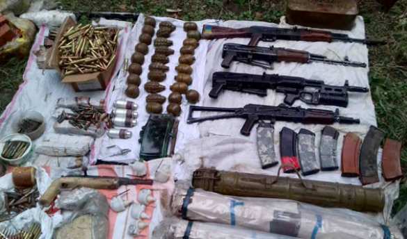 На Украине у подорвавшегося на гранате мужчины нашли арсенал оружия (ФОТО, ВИДЕО) | Русская весна
