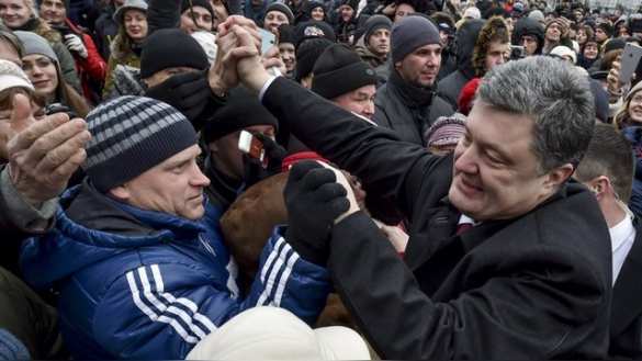 Рейтинг Порошенко ниже, чем у Януковича накануне Евромайдана, — зарубежное исследование | Русская весна