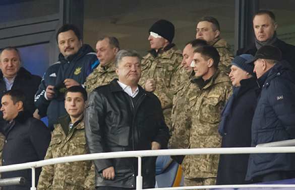 Порошенко освистали на матче «Динамо» в Киеве (ФОТО, ВИДЕО) | Русская весна