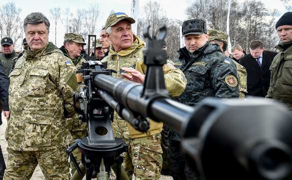 Порошенко требует двинуть войска к линии фронта на Донбассе (ВИДЕО) | Русская весна